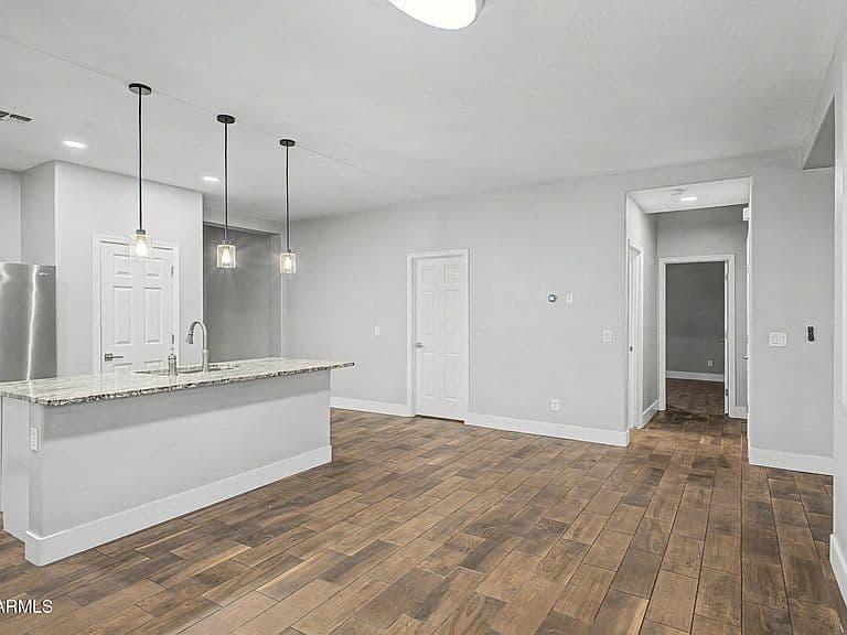 353 E CHELSEA Drive photo 5