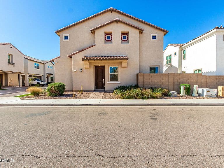 688 N Abalone Dr photo 3