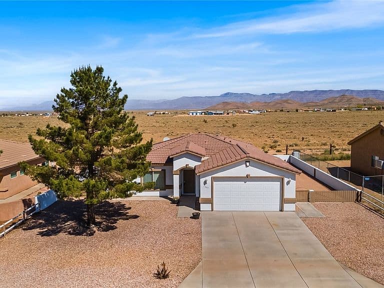 7297 E Stoneaxe Drive photo 2