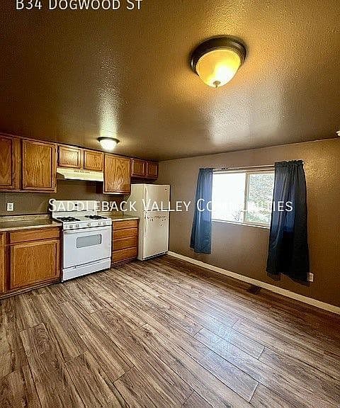 34B Dogwood St photo 1