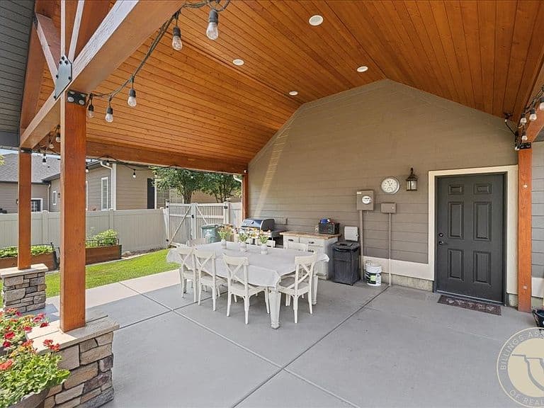1215 Vineyard Way photo 5
