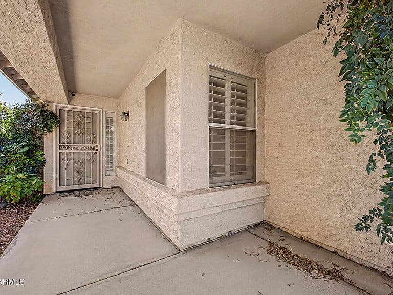 5017 W WIKIEUP Lane photo 2