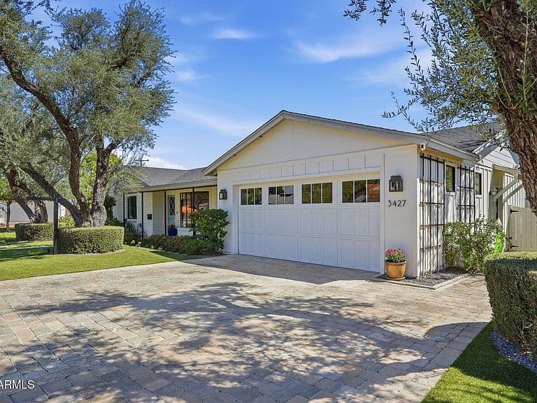 3427 E MARIPOSA Street photo 2
