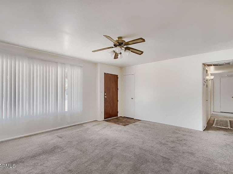 116 E MANHATTON Drive photo 4