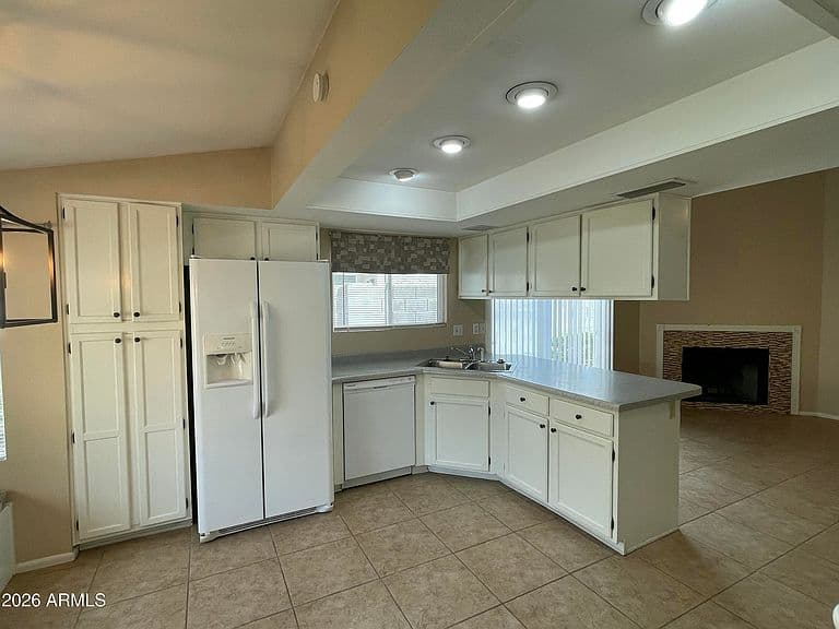 6234 E CAROLINA Drive photo 4