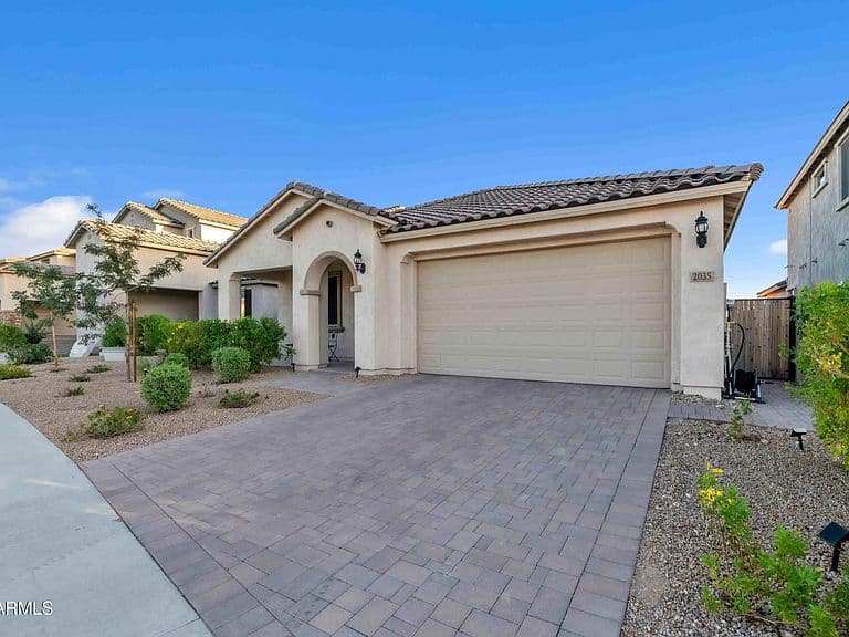 2035 W BRAMBLE BERRY Lane photo 2