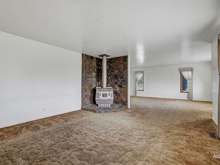 22 Horseshoe Cir photo 3