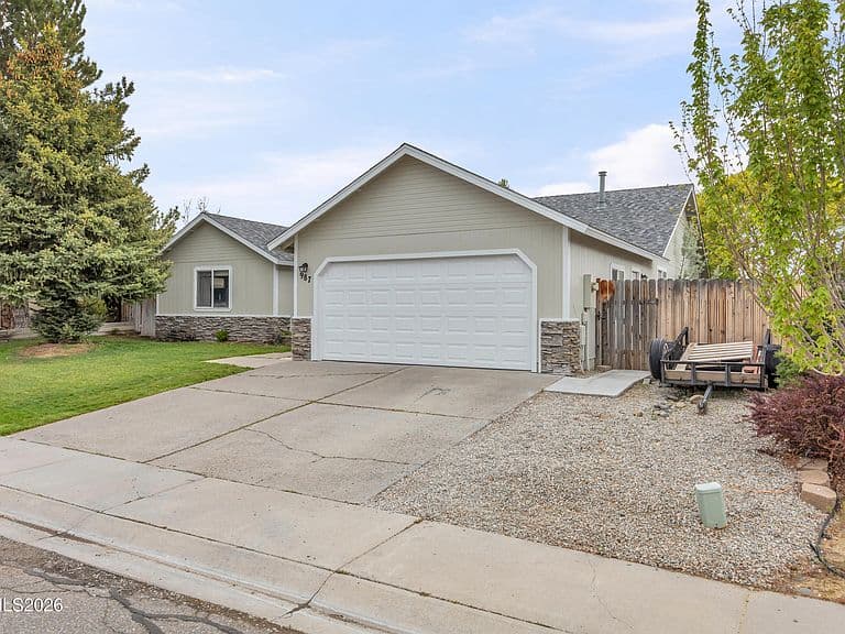 987 Haystack Dr photo 3