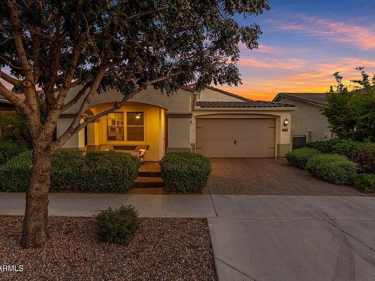 10553 E DURANT Drive photo 1