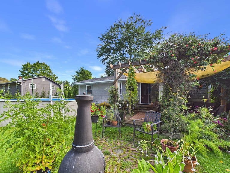 4 Newport Drive photo 4