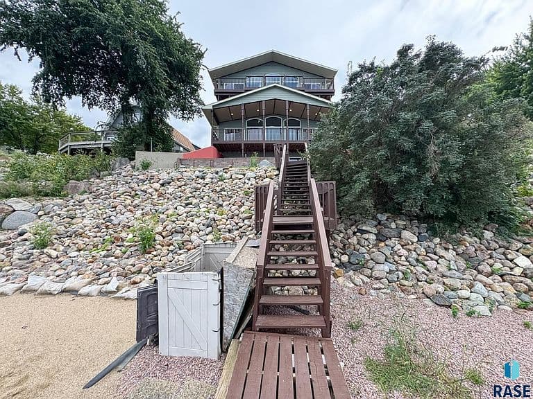 5361 S Shore Dr photo 1