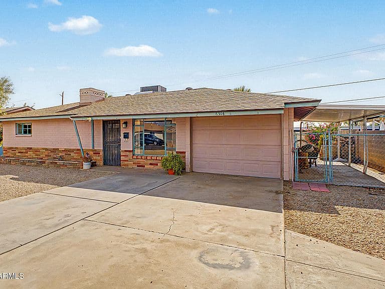 8514 N 8TH Street photo 3