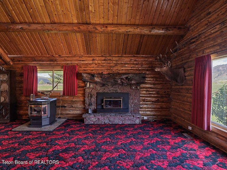 2050 E Snowberry Rd photo 5