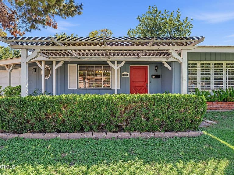 1201 W RANCHO Drive photo 2