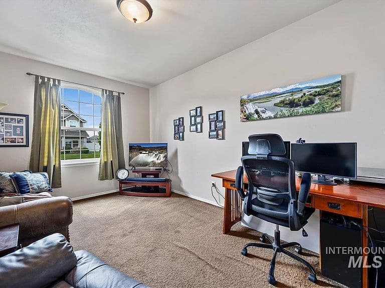 2603 Carriage Way photo 4