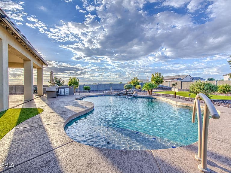 9436 W Fossil Mountain Drive photo 3