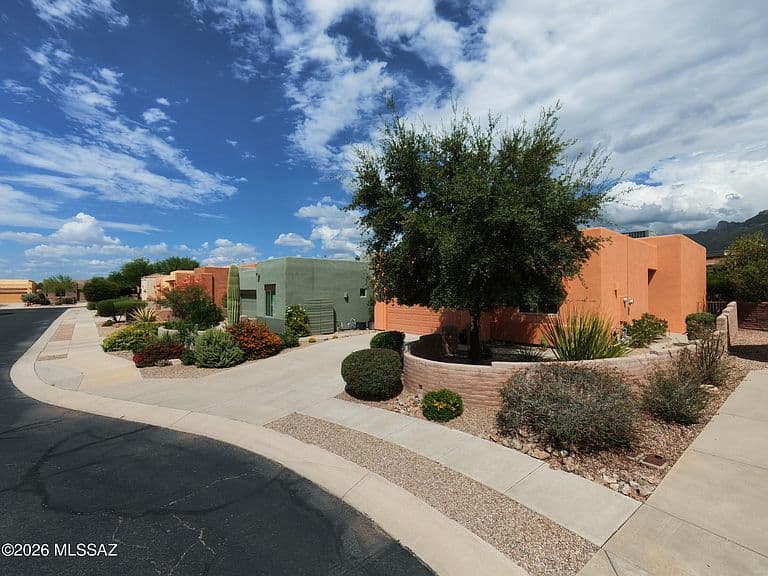 9836 N Wide Sky Dr photo 2