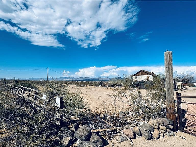 2724 S Jade Road photo 2