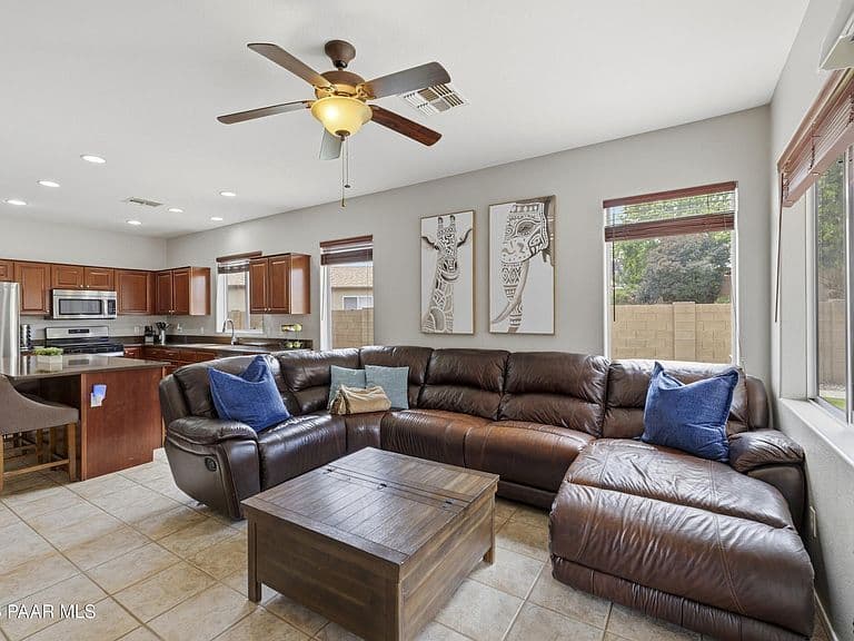 7904 N Paradise Canyon Ln photo 3