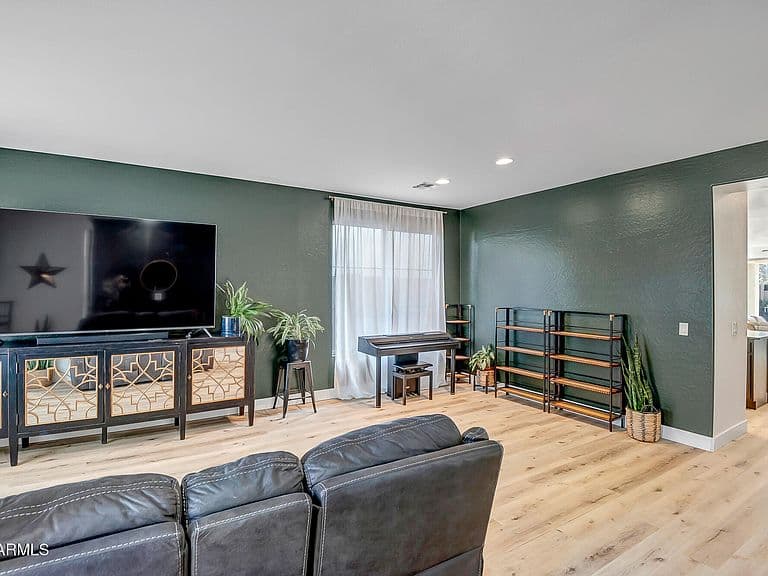 3345 W Thoreau Ln photo 3