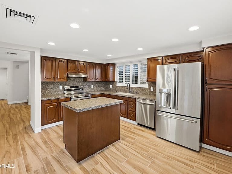 1160 N BULLMOOSE Drive photo 5