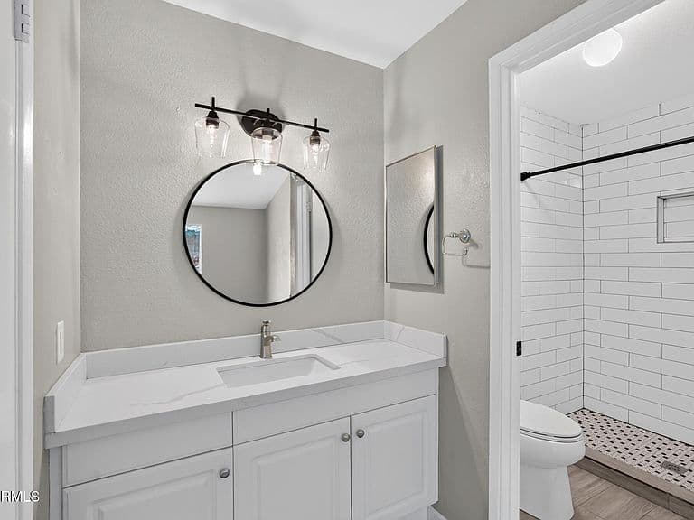 2926 E ISABELLA Avenue photo 3