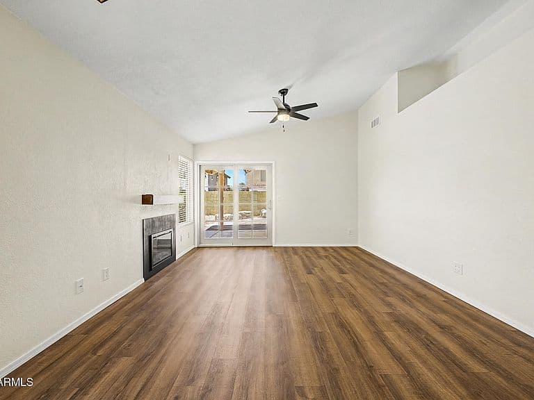 2394 W PARK Avenue photo 4