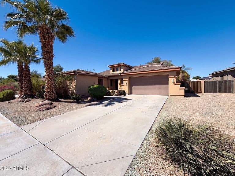16148 W GLENROSA Avenue photo 1