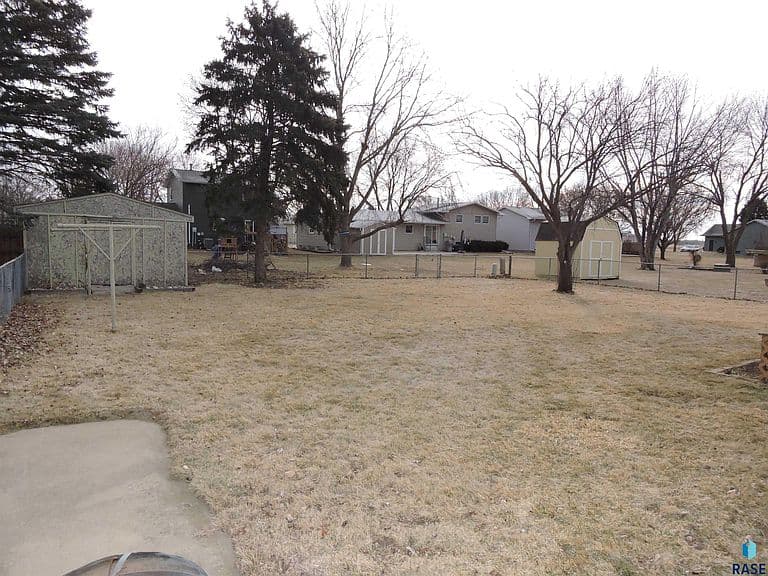 912 S Blaine St photo 3