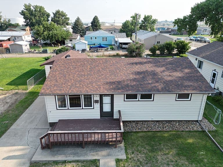202 Hemlock Ave photo 2