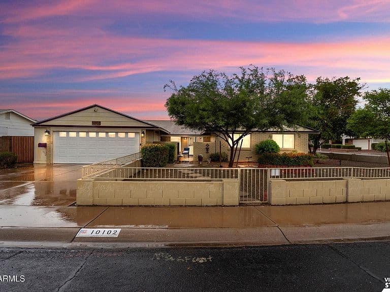 10102 W DEANNE Drive photo 1