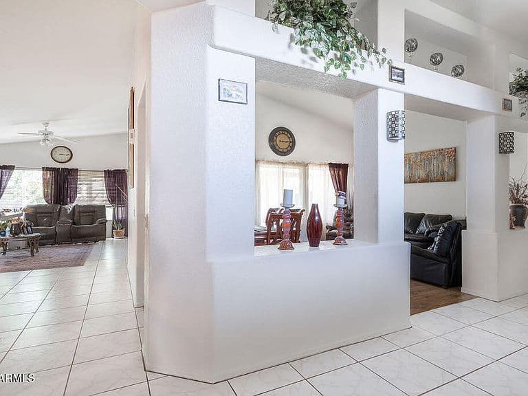 4119 W POTTER Drive photo 5