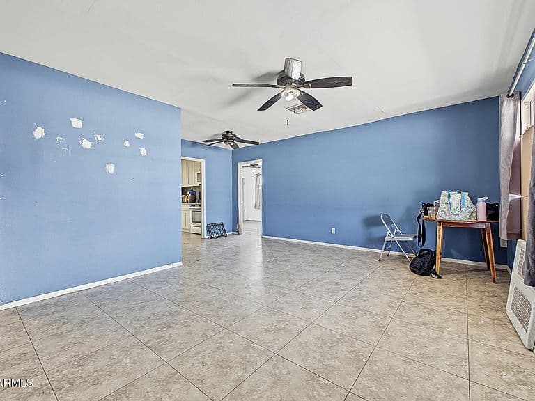 153 E LA CIENEGA Avenue photo 4
