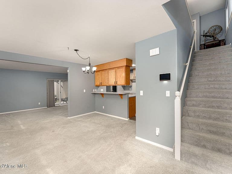 214 E Knotty Pine Ln photo 5