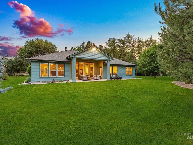 274 E Schmeizer Ln photo 3