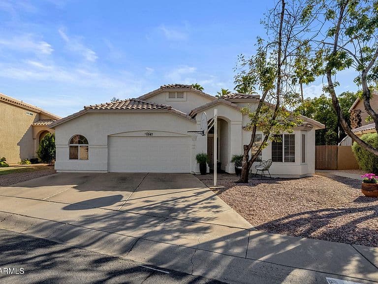 1547 W BAHIA Court photo 3