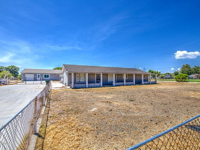 1732 S 175TH Drive photo 3