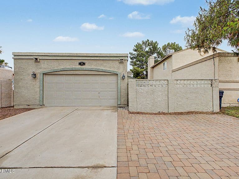 924 E ESCUDA Drive photo 4