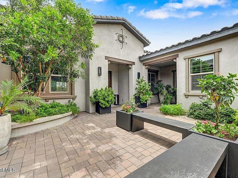 6221 E CALLE ESCUDA -- photo 4