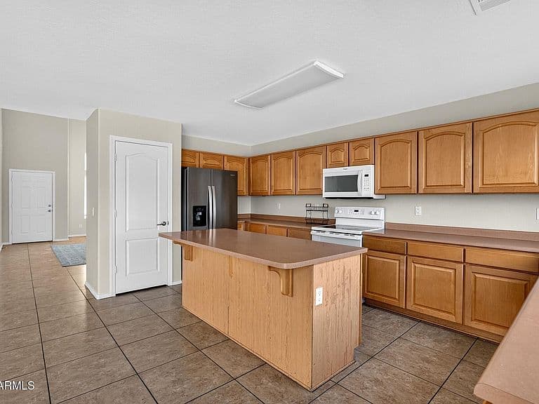 44430 W OSTER Drive photo 4