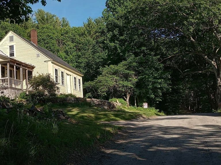 575 Somers Road photo 3