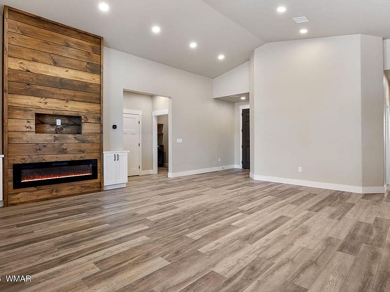 561 S Rock Ridge Dr photo 3