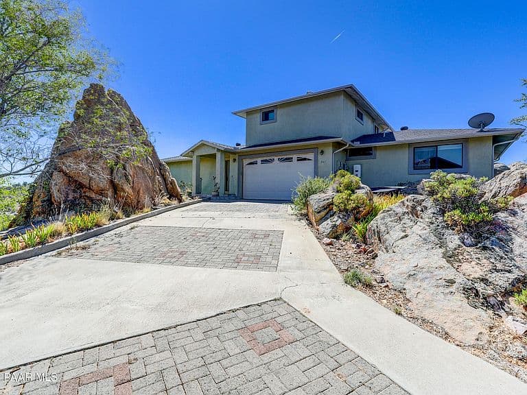 941 Atterbury Dr photo 2