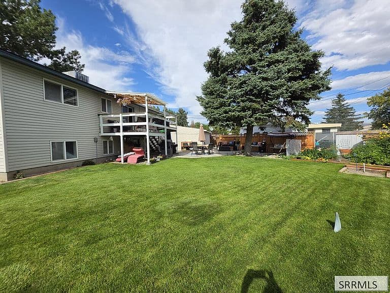 527 Boyd St photo 5
