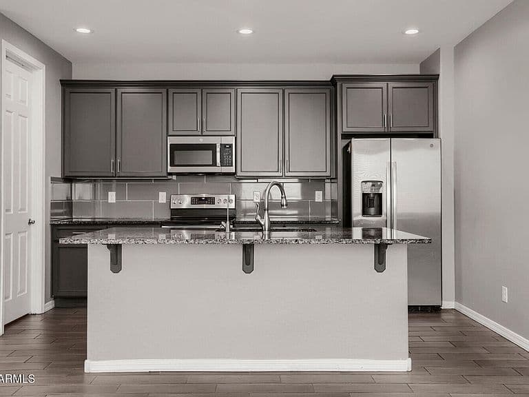 18050 W ELIZABETH Avenue photo 4