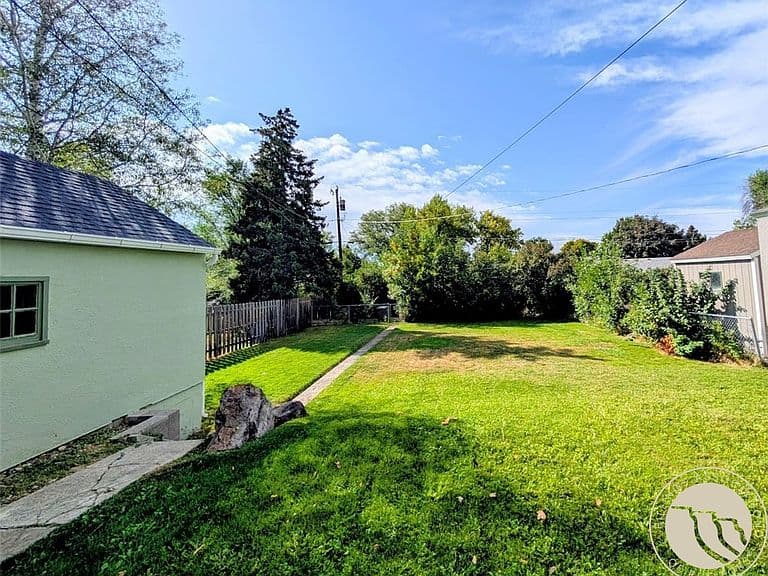 1030 Yale Ave photo 3
