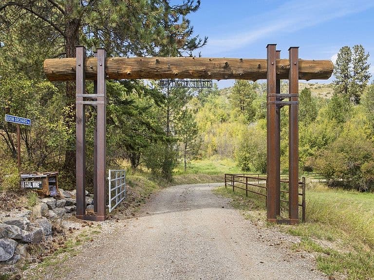 2889 Boom Orchard Trl photo 2