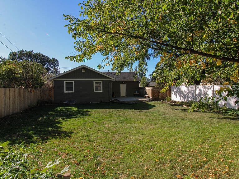 904 W Avenue C photo 3
