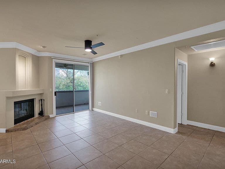 2992 N Miller Rd Unit B209 photo 4