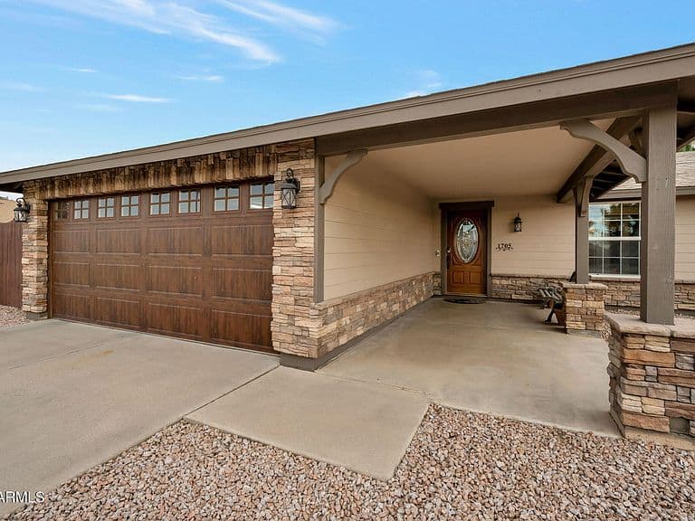 1705 W EL ALBA Way photo 1